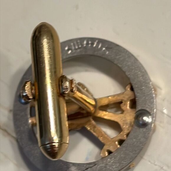 Vintage 1950s Art Deco Swank round gold tone 3 swords bullet back cuff links - Picture 10 of 13